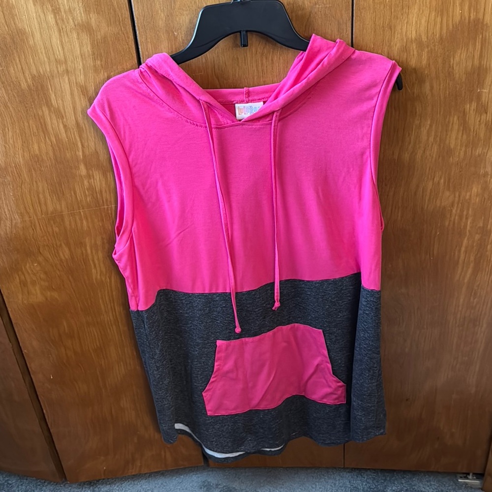 LuLaRoe Brittany Pink and Gray Sleeveless Hoodie Top, Size L, Like New